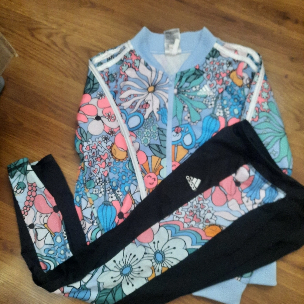 Adidas 2 piece Girls Jogging  Set